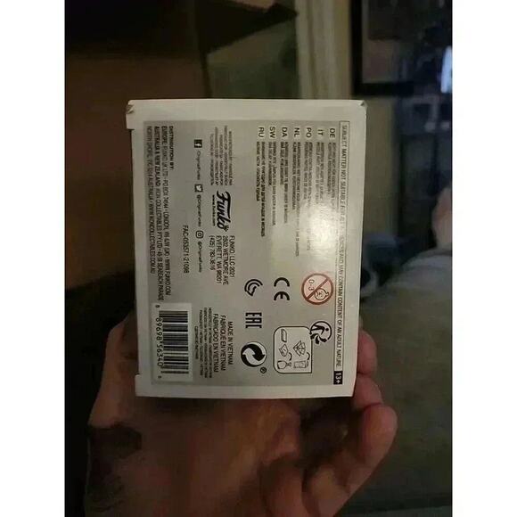 Funko Pop Soldier Supreme 858 Marvel Infinity Warps Amazon Glow In The Dark - Picture 5 of 7